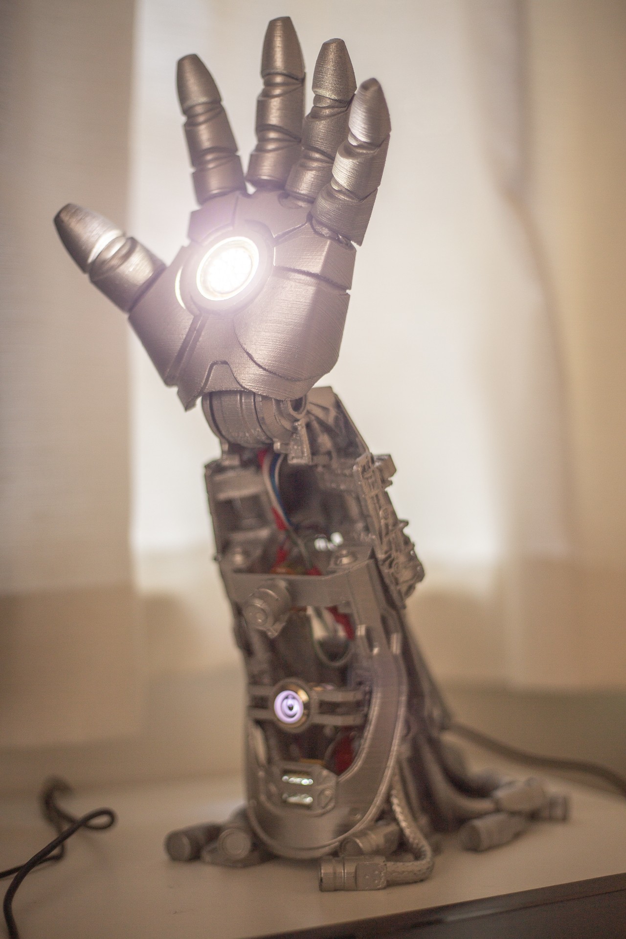 Iron Man-inspired Mechanical Handheld Lamp - STL File for 3D Printing - Image 2